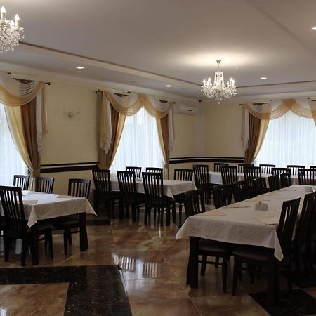 Вишиванка Dilyatyn Exterior foto